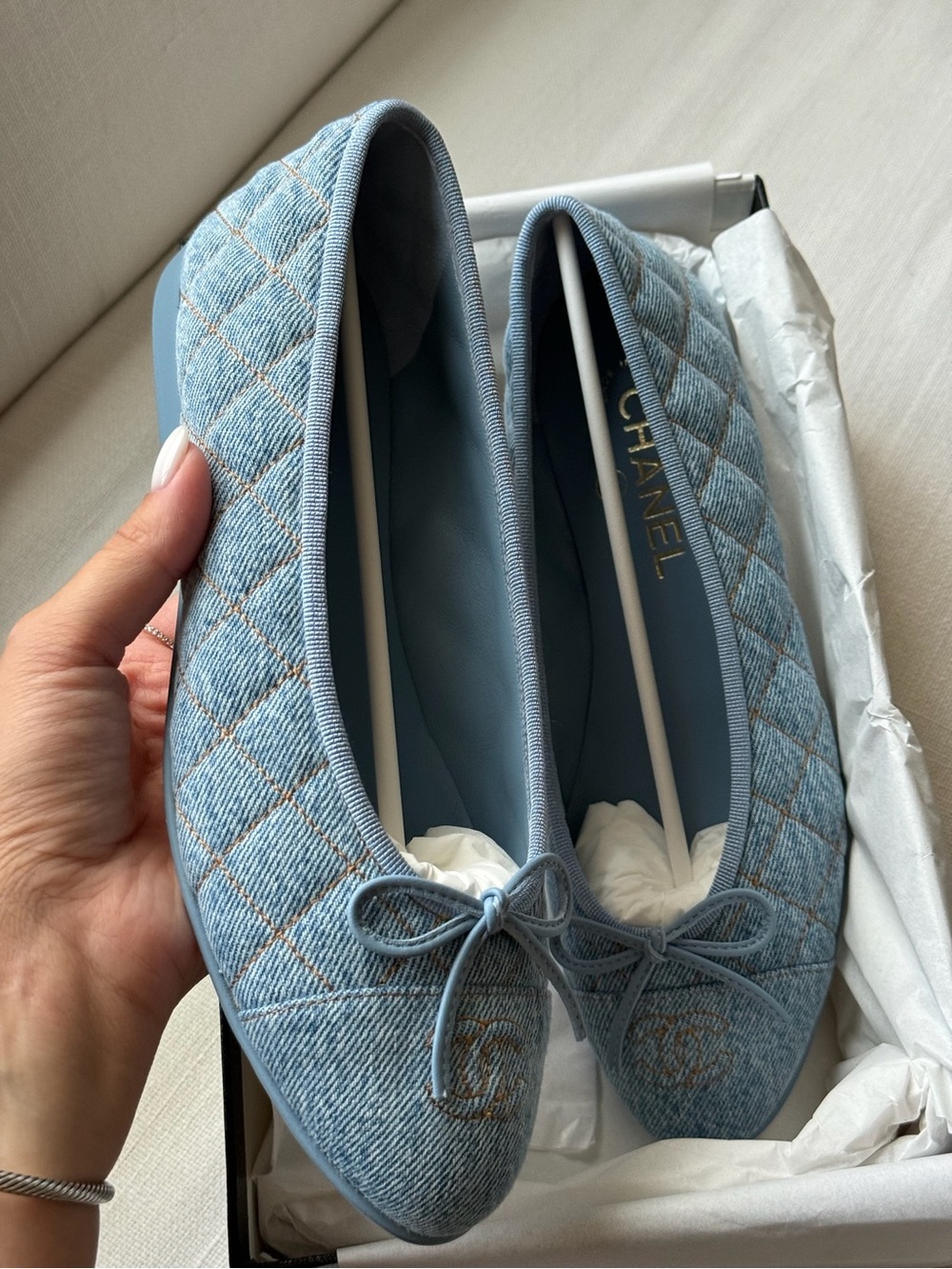 2026 CHANEL Blue Quilted Denim Ballet Flats - Picture 2 of 2